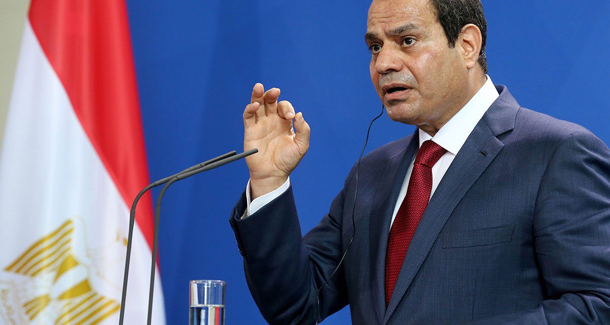 السيسي يحذر المصريين من الانتفاضة ضده على غرار أحداث 2011