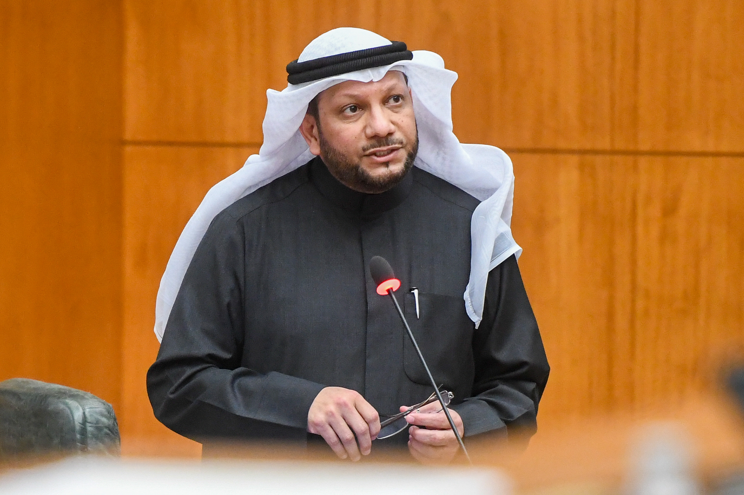 الكويت تواجه صعوبة في توفير فاتورة رواتب الموظفين