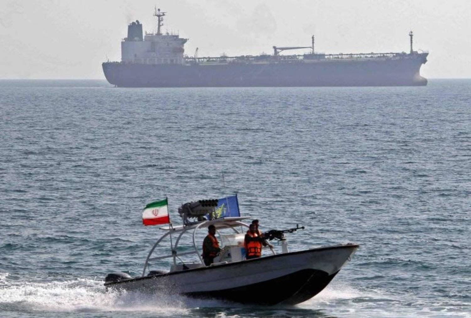 إيران يعيد إغلاق مضيق هرمز رداً على الاعتداءات الإسرائيلية على لبنان