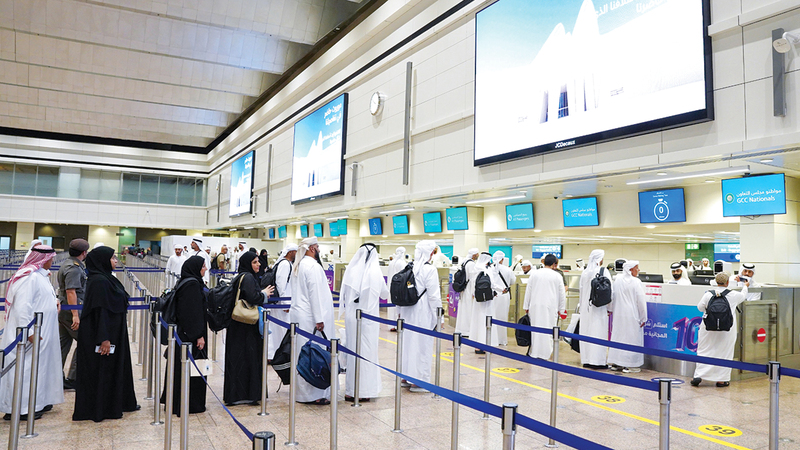 استقبال حافل لحجاج الدولة العائدين في أبوظبي ودبي