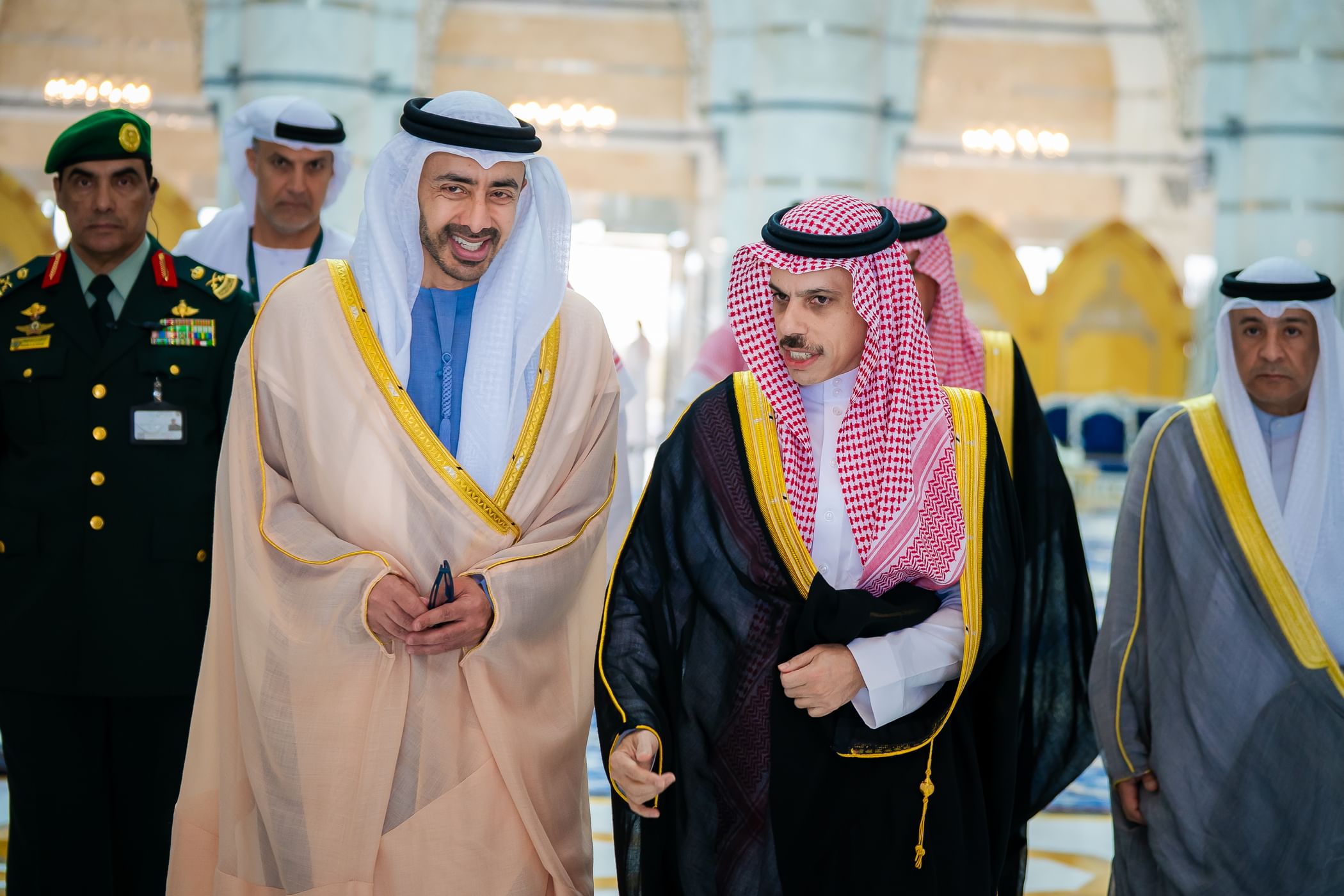 بحضور عبد الله بن زايد.. قمة خليجية في جدة تؤكد وحدة الصف وتكثيف التنسيق الإقليمي