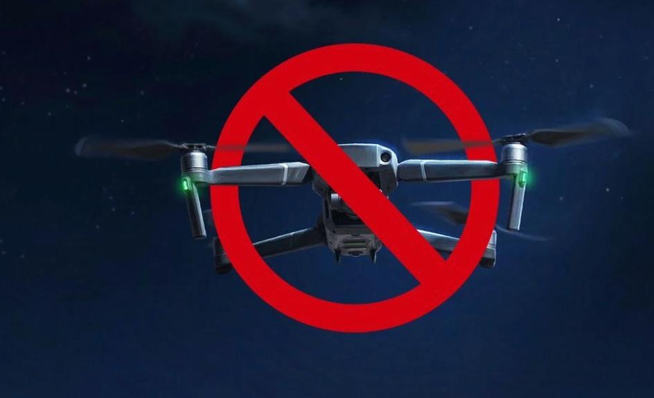 الهجمات الإيرانية تدفع رأس الخيمة إلى حظر تشغيل الطائرات المسيّرة