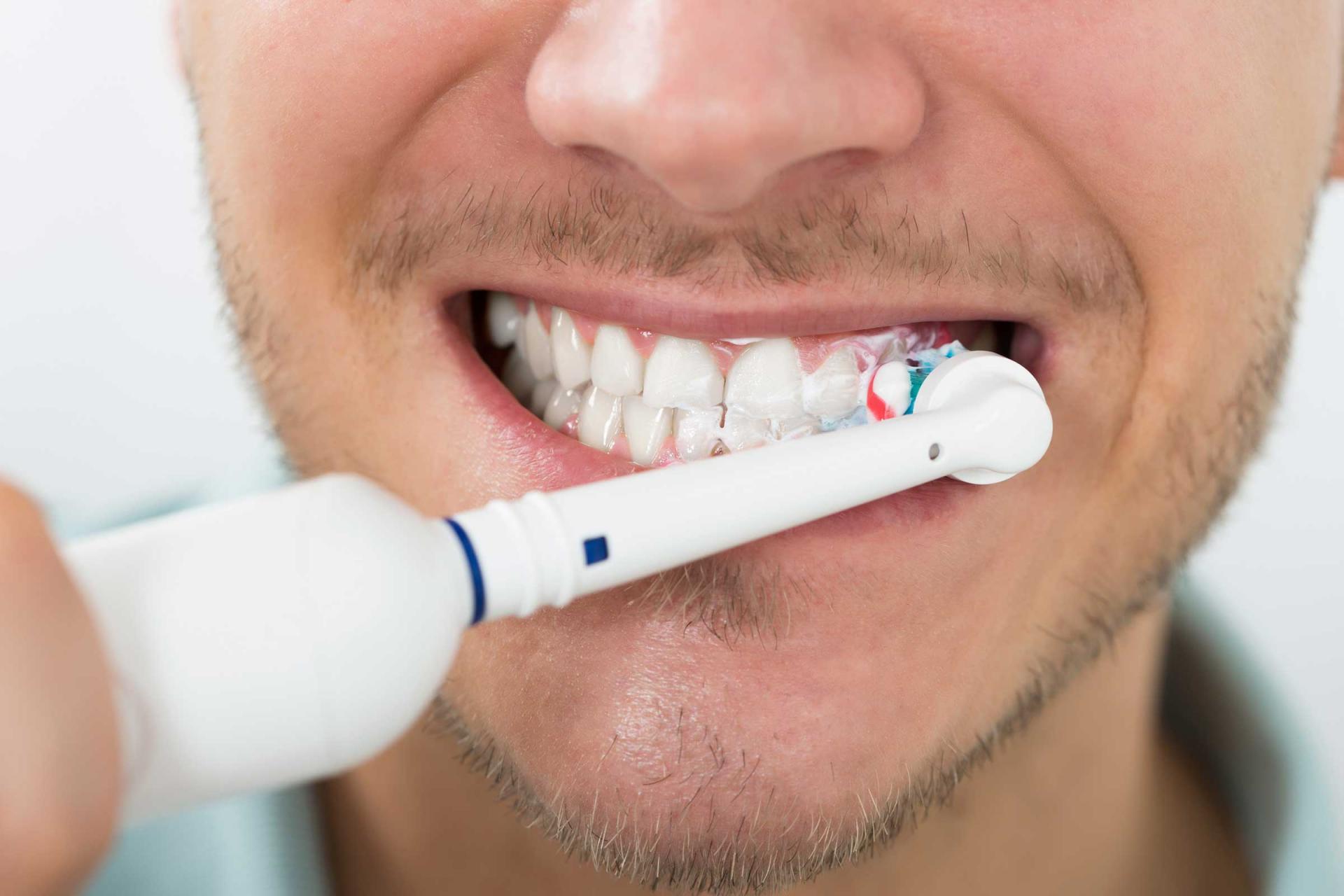 دراسة: تنظيف أسنانك يومياً يحميك من قصور القلب