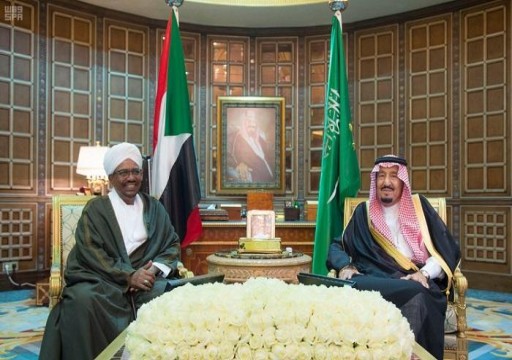 وفد وزاري سعودي يزور السودان وسط دعوات برحيل البشير