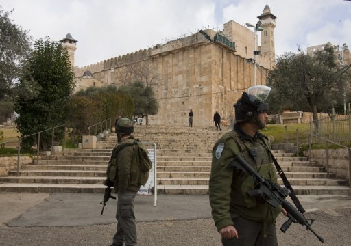 الكيان الصهيوني يغلق المسجد الإبراهيمي أمام الفلسطينيين