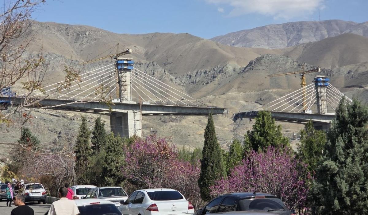 بينها جسور في أبوظبي.. إيران تهدد باستهداف جسور استراتيجية في المنطقة ردا على تدمير جسر كرج