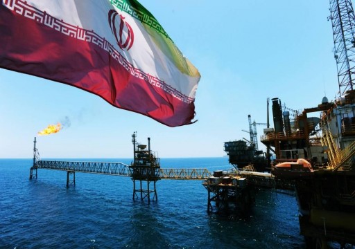 صادرات النفط الإيراني تهوي لأدنى مستوى لها منذ الثمانينيات