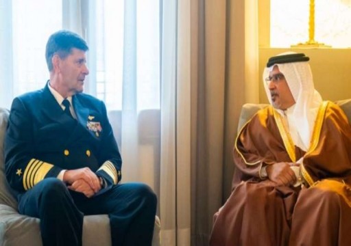 وفد عسكري من البنتاغون في البحرين بعد وفاة قائد البحرية الأمريكية