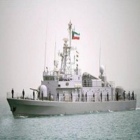 غرق قارب للقوات البحرية الكويتية وانتشال طاقمه
