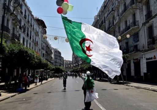 هواوي تنفي مساعدة الحكومة الجزائرية في التجسس على معارضين