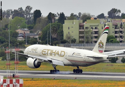الاتحاد للطيران وفلاي دبي تغيران مسار عدد من الرحلات