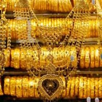 تراجع الذهب مع ارتفاع الدولار لأعلى مستوى في 13 شهرا