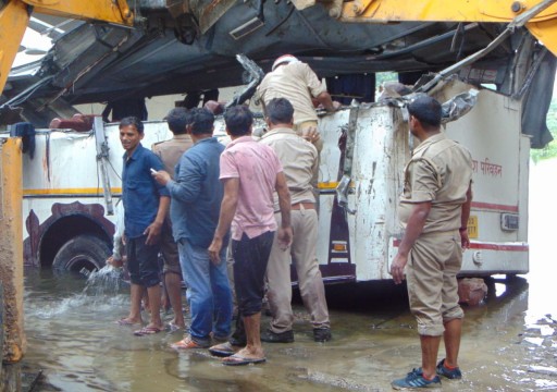 الهند.. مقتل 29 شخصاً بسقوط حافلة ركاب شمالي البلاد