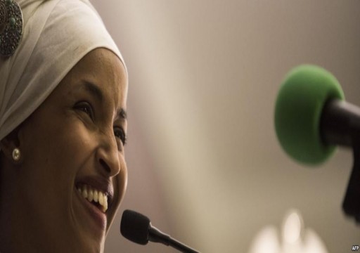 نائبة الكونغرس الأمريكي إلهان عمر "تلجم" قسا هاجم المسلمين