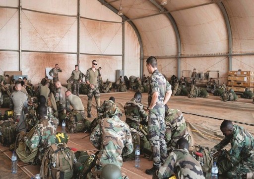 فرنسا تعلن بدء انسحاب قواتها العسكرية من النيجر