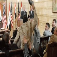صحفي عراقي رشق بوش بالحذاء يرشح نفسه للبرلمان