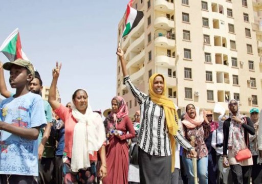 السودان.. قوات الدعم السريع تحاول فض الاعتصام أمام قيادة الجيش