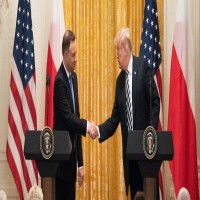 ترامب يطلب 2 مليار دولار مقابل إنشاء قاعدة في بولندا