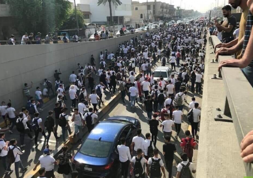 انضمام طلاب وأساتذة مدارس وجامعات بغداد للمظاهرات