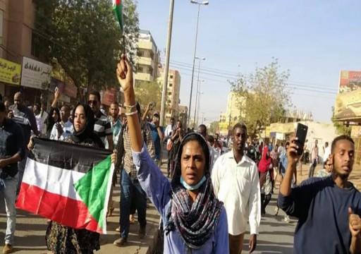 استقالة وزير سوداني "محلي" تضامنا مع المتظاهرين
