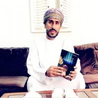 غضب في عُمان بعد منع معرض أبوظبي كتاباً عن “خطابات السلطان قابوس″!