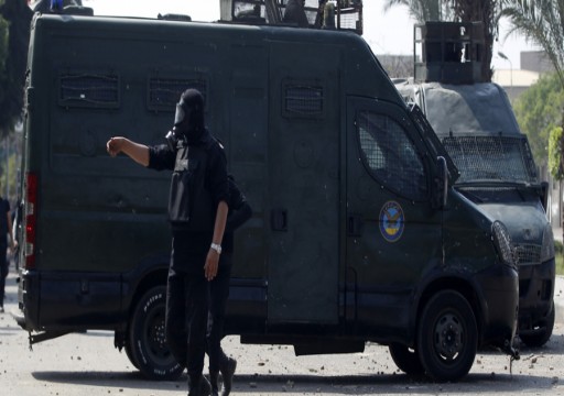 العفو الدولية تدين اعتقال 19 حقوقياً مصرياً بينهم نساء