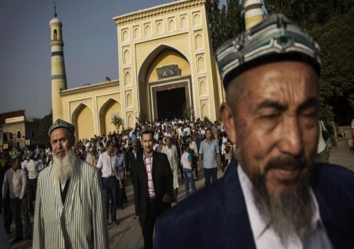 الإندبندنت: الصين تقود حملة قمع لمسلمي الإيغور لإجبارهم على ترك الدين