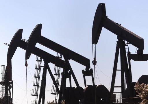 أسعار النفط ترتفع مع تقليص الإمدادات