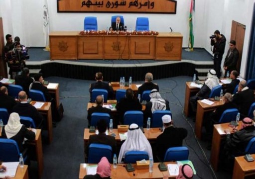 حماس تتحدى قرار عباس حل المجلس التشريعي باجتماع لنوابها في غزة