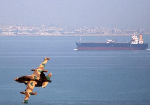 ردا على التهديدات الأميركية.. إيران تتعهد بحماية ناقلاتها النفطية