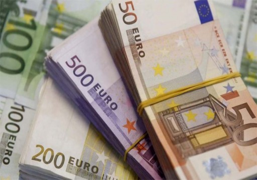 اليورو ينخفض لأدنى مستوى في أسبوع
