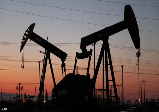 استقرار أسعار النفط وسط مخاوف تحيط بتوقعات الإمدادات وتراجع الطلب