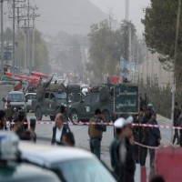بينهم صحفيون.. 70 قتيلاً وجريحاً  بتفجيرين في كابول