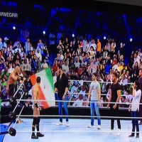 علم إيران يستفز السعوديين في أولى بطولات المصارعة بمدينة جدة