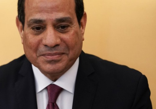 محمد علي يطالب وزير الدفاع بعزل السيسي أو اعتقاله