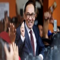 إطلاق سراح زعيم المعارضة الماليزي أنور إبراهيم