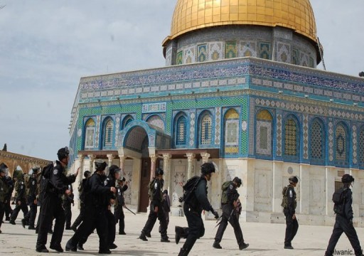دعوات مقدسية للاعتصام عقب إغلاق إسرائيل أحد أبواب المسجد الأقصى