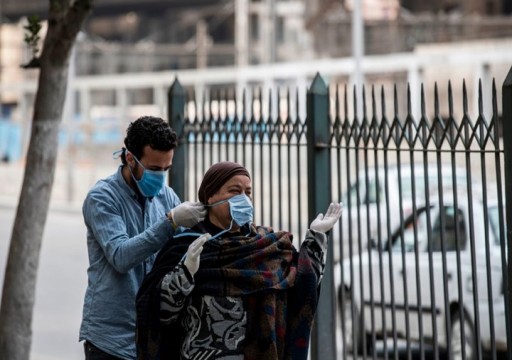 مصر تعزل مدنا وقرى في 10 محافظات بسبب كورونا