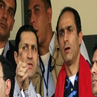 مصر تقرر إعادة توقيف نجلي مبارك بقضية التلاعب بالبورصة