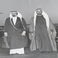 قصيدتان «للتاريخ».. بين الشيخ خليفة بن حمد والشيخ زايد