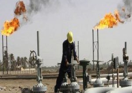 النفط يرتفع بعد خفض السعودية الإمدادات للولايات المتحدة
