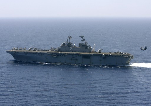 البنتاغون يصف اقتراب طائرة مروحية إيرانية من سفينة أمريكية في الخليج بـ"الخطيرة"