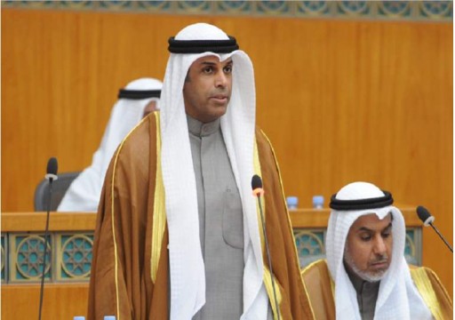 سبعة وزراء يؤدون اليمين الدستورية أمام أمير الكويت
