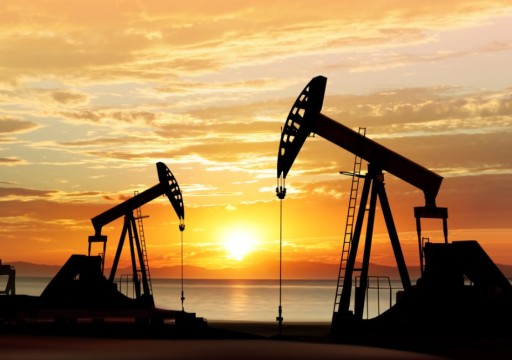 النفط يتراجع عن ذروة 9 أشهر في ظل مخاوف بشأن الطلب
