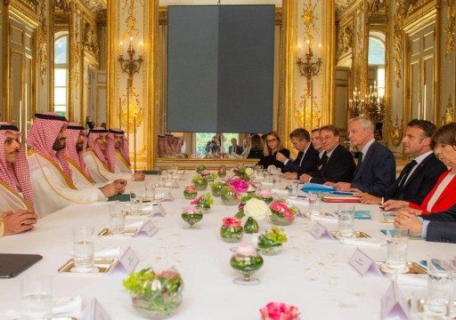 ولي العهد السعودي والرئيس الفرنسي يبحثان قضايا دولية