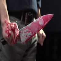 دبي.. المؤبد لـ 3 شبان قتلوا آخر طعناً بالسكين بسبب "الشرف"