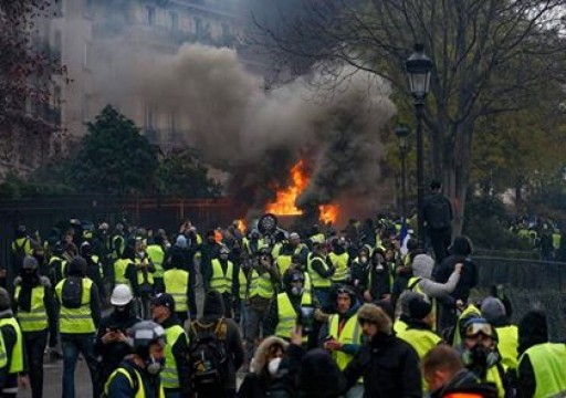 السفارة في باريس تحذر المواطنين من تظاهرات أصحاب السترات الصفراء غداً