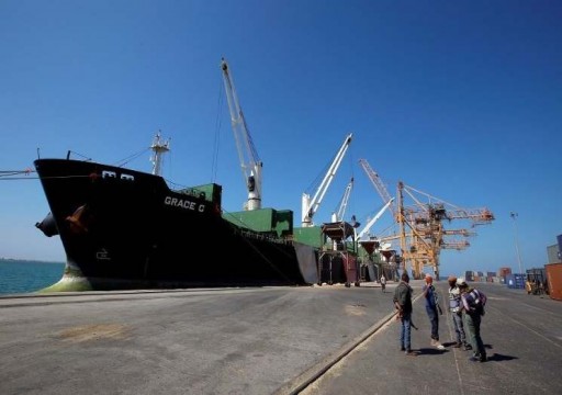 التحالف باليمن يرفض تفريغ شحنات وقود بميناء الحديدة