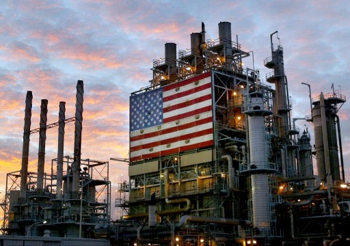عقود النفط الأمريكي تهوي 25% وبرنت يتراجع عن 20 دولارا للبرميل