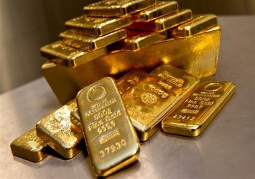 الذهب يصعد 1% بدعم من خفض أسعار الفائدة الأمريكية
